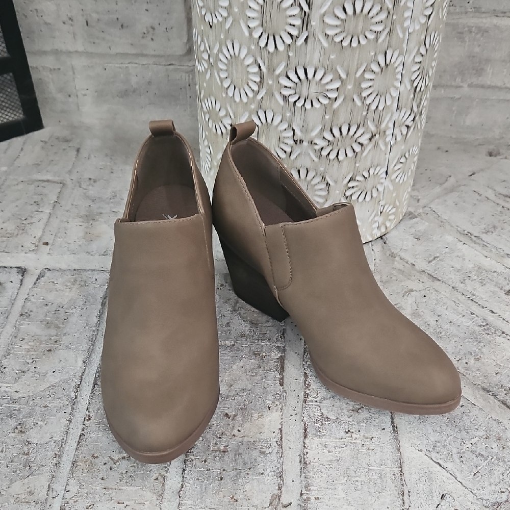 Chic Tan Ankle Booties for Women